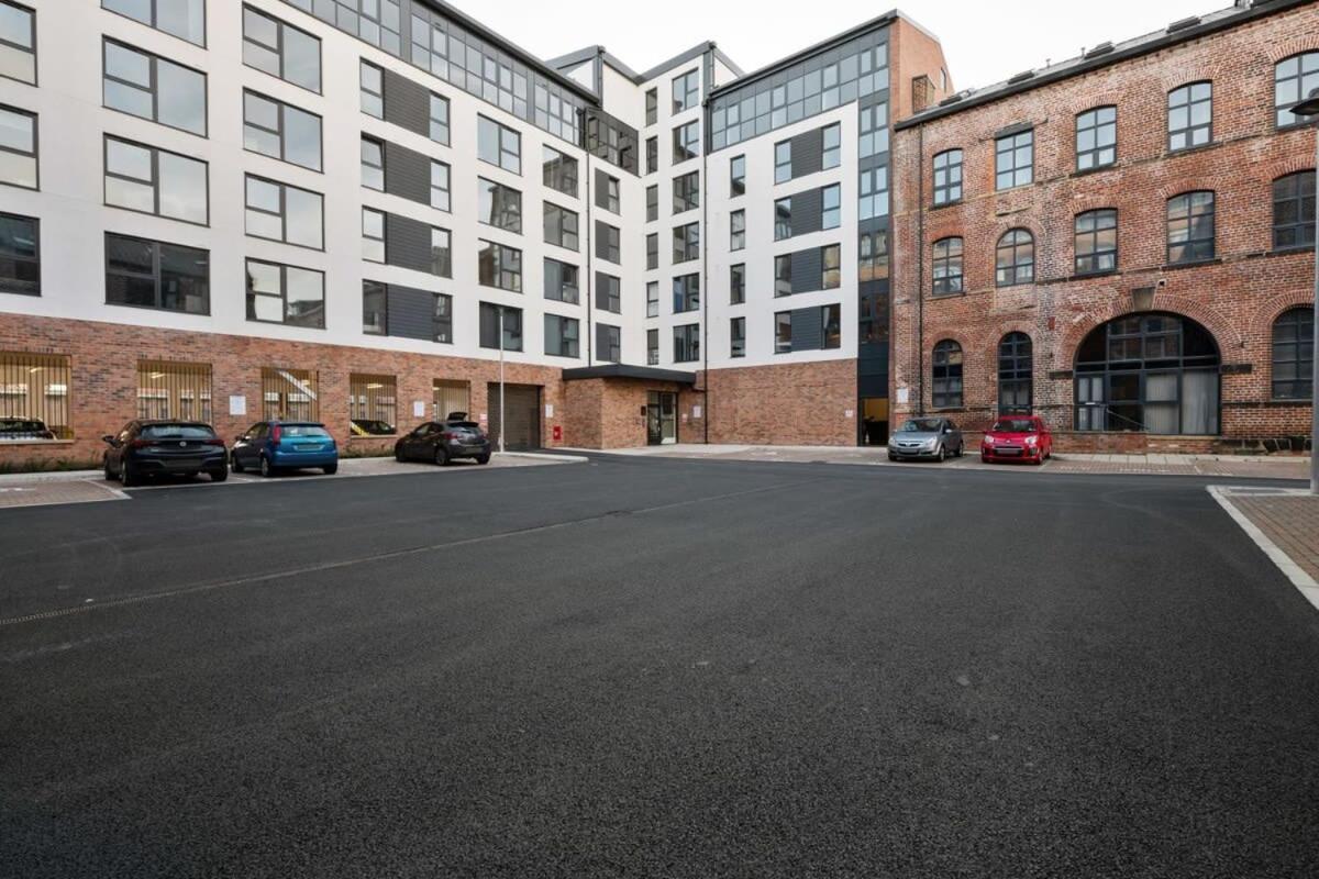 Lovely Riverside 2 Bed Apartment Leeds  Exteriör bild