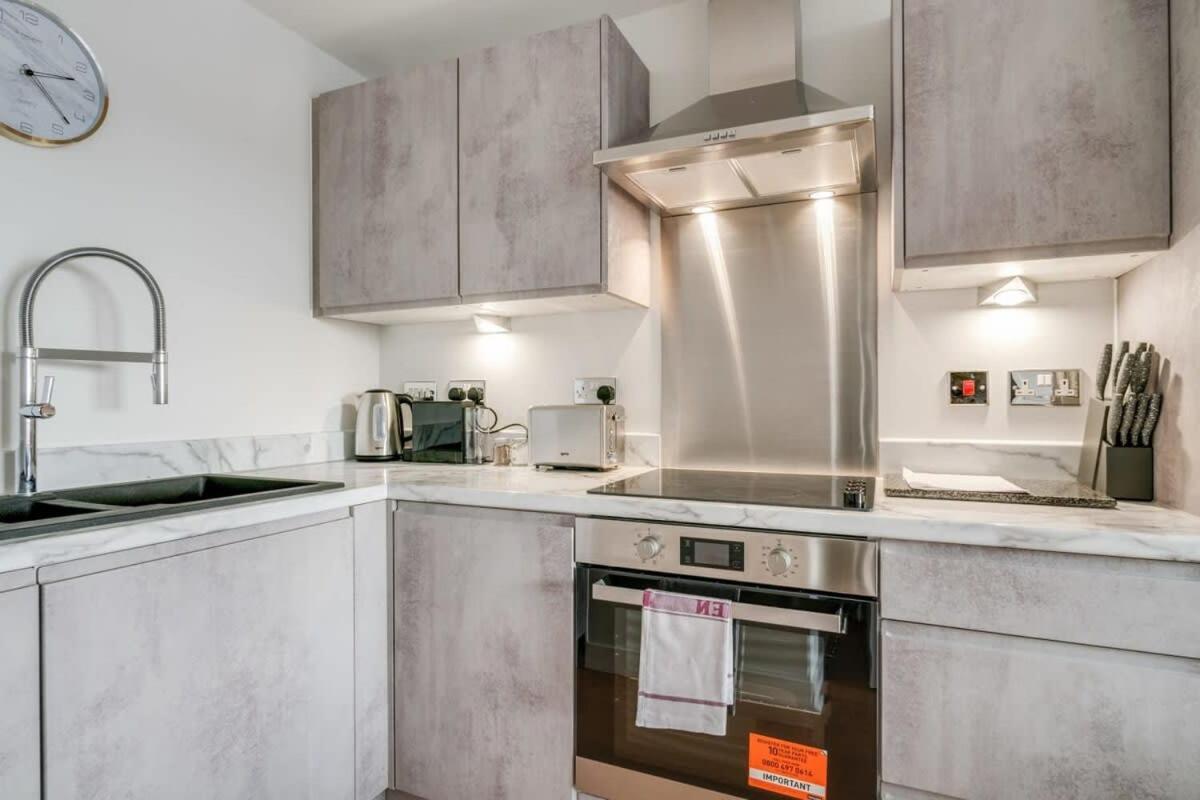 Lovely Riverside 2 Bed Apartment Leeds  Exteriör bild
