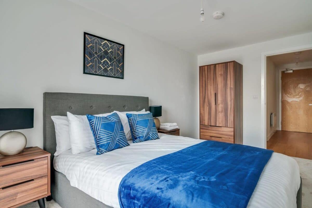 Lovely Riverside 2 Bed Apartment Leeds  Exteriör bild